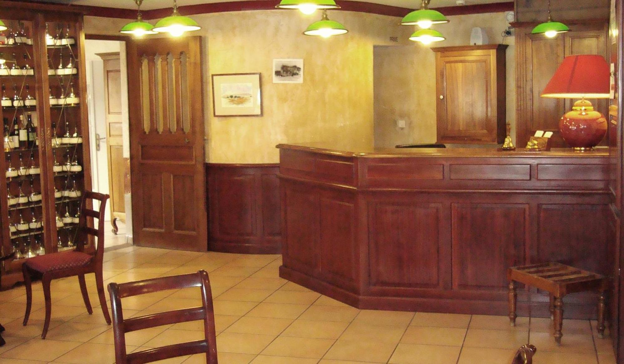 Hotel Restaurant La Martiniere Montélier エクステリア 写真