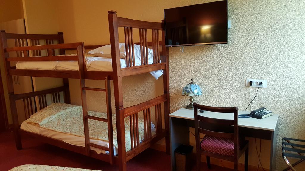 Hotel Restaurant La Martiniere Montélier エクステリア 写真