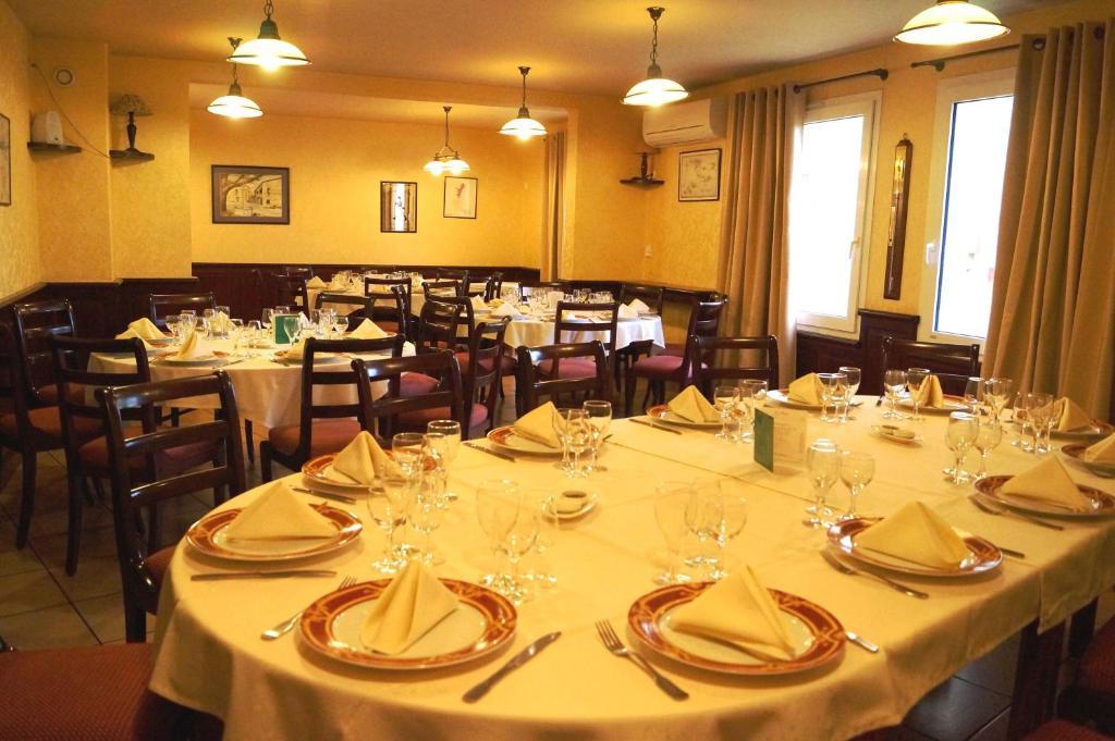 Hotel Restaurant La Martiniere Montélier エクステリア 写真