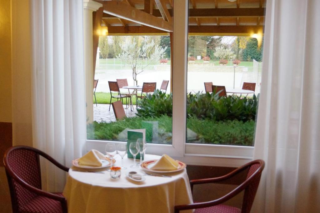 Hotel Restaurant La Martiniere Montélier エクステリア 写真