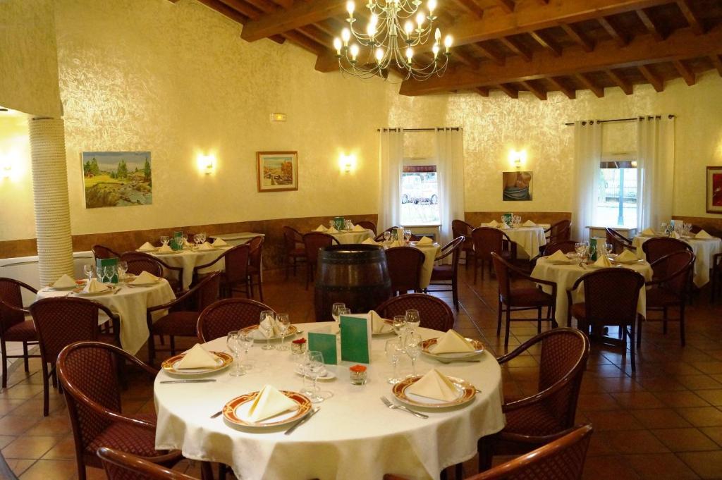 Hotel Restaurant La Martiniere Montélier エクステリア 写真
