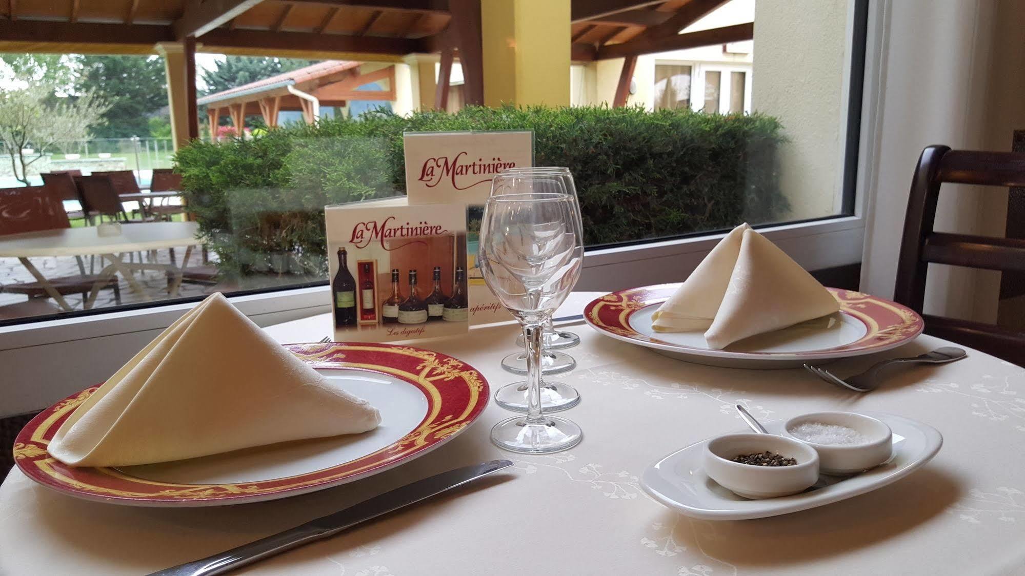 Hotel Restaurant La Martiniere Montélier エクステリア 写真