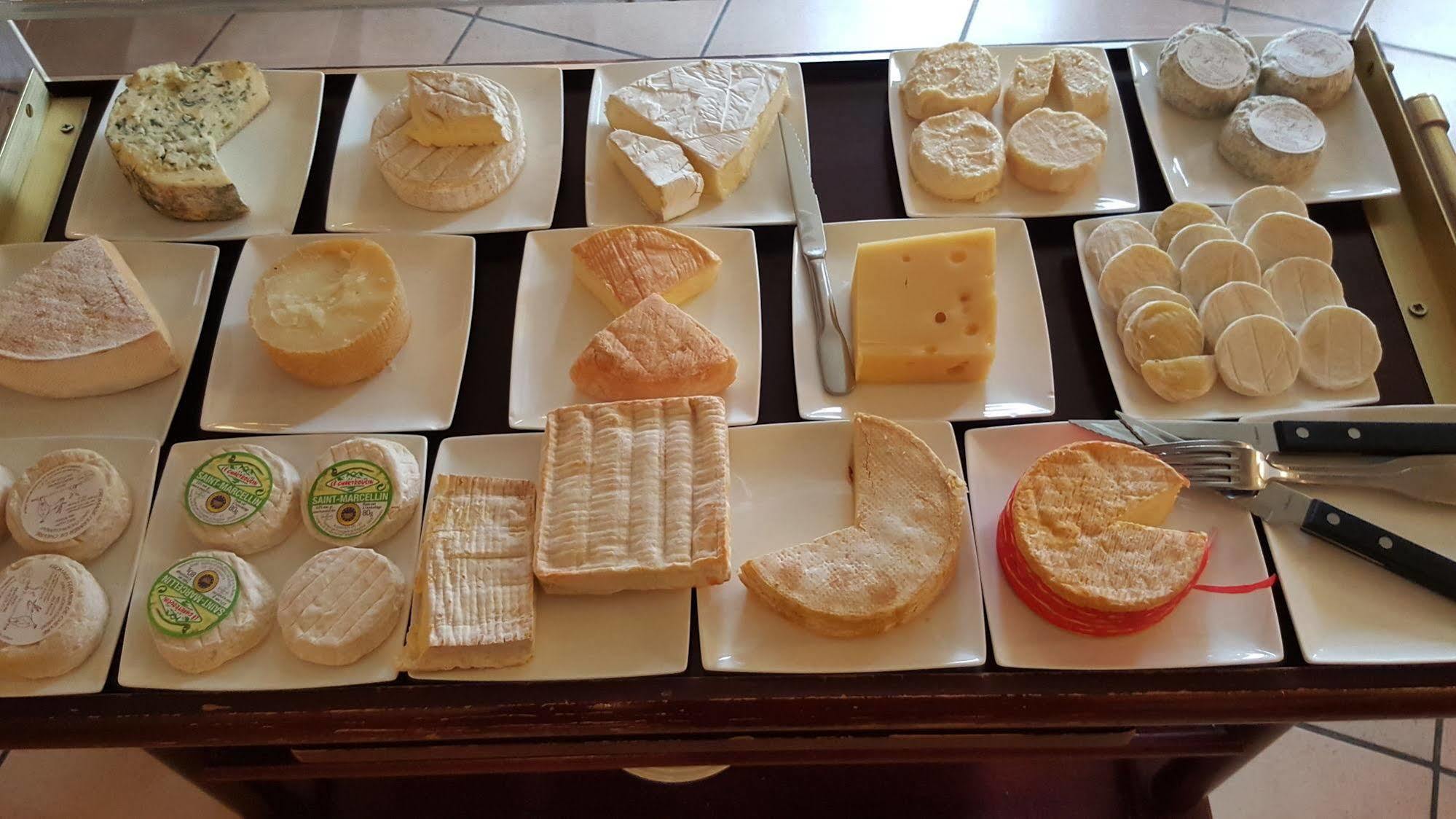 Hotel Restaurant La Martiniere Montélier エクステリア 写真